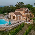 Rosemary Zadarvillas *