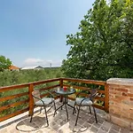 Rosemary Zadarvillas * Dračevac Ninski