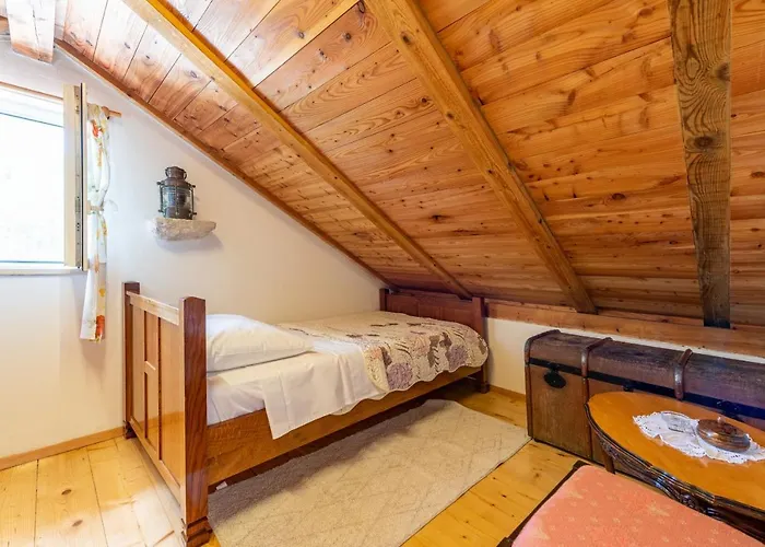 Rosemary Zadarvillas *